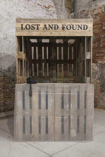 Sislej Xhafa, Lost and found, 2017. Vista dell'installazione alla 57.Biennale di Venezia, Padiglione Kosovo, 2017. Foto Oak Taylor-Smith. Courtesy l'artista e Galleria Continua